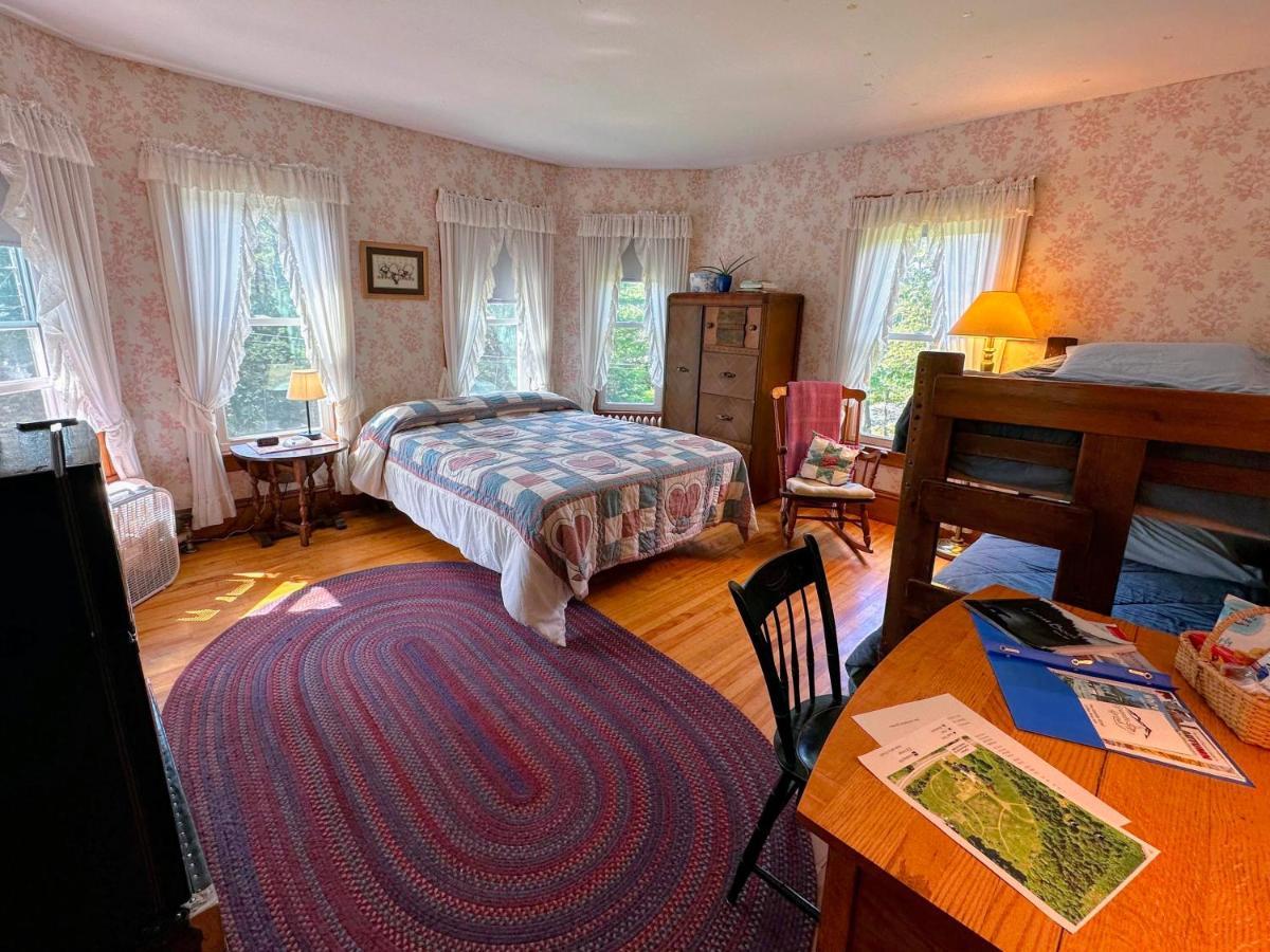 Private 2 Bedrooms And 1 Bathroom In Grand Victorian Home In The Heart Of The Whiite Mountains! Great Host Whitefield Exteriör bild
